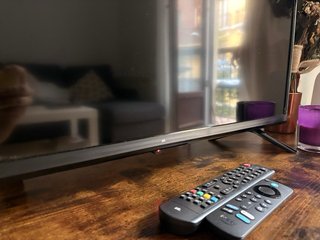 Televisor 32” Negro marca OK (incluye chromecast)