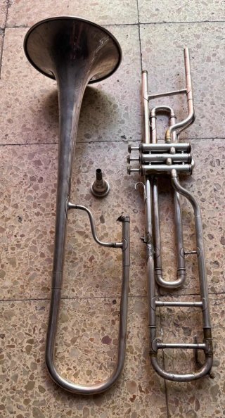 Trombón marca Besson