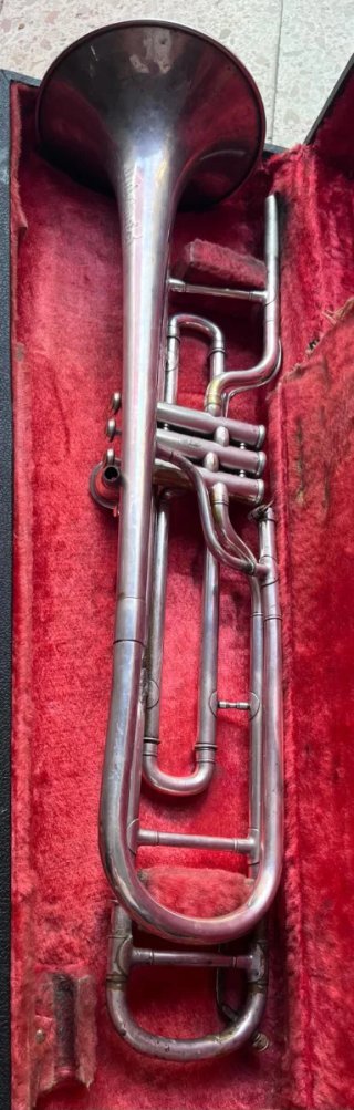 Trombón marca Besson