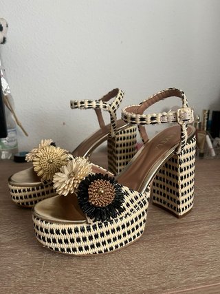 Tacones Carvela Beige y Negro