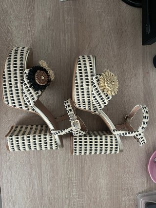 Tacones Carvela Beige y Negro