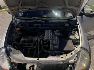 Ford Ka del año 2004 con motor 1.3 gasolina.