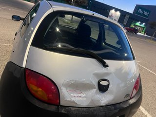Ford Ka del año 2004 con motor 1.3 gasolina.