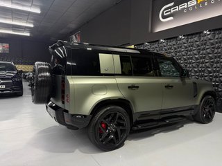 Land Rover Defender 2021