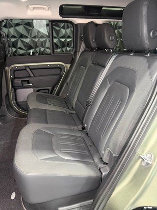 Land Rover Defender 2021