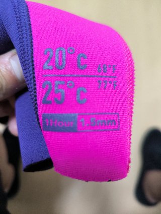Neopreno infantil OLAIAN morado y fucsia.