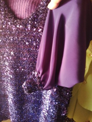 Blusa lentejuelas morada manga larga