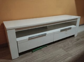 Mueble TV blanco con cajones