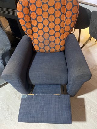 2 Sillones de tela azul y naranja
