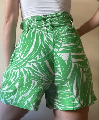 Shorts Mango S verde estampado hojas lazo