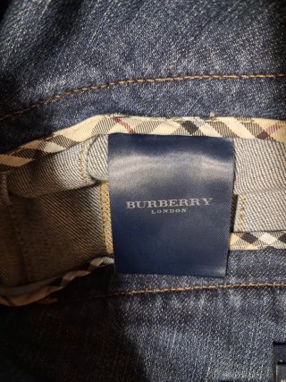 Falda Plisada Burberry ideal talla 36