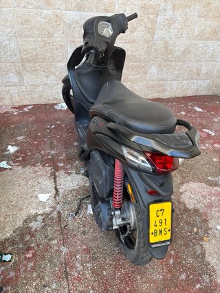 Piaggio Liberty Negra