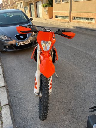 KTM 450 EXC F Naranja/Blanca con 53 horas de uso