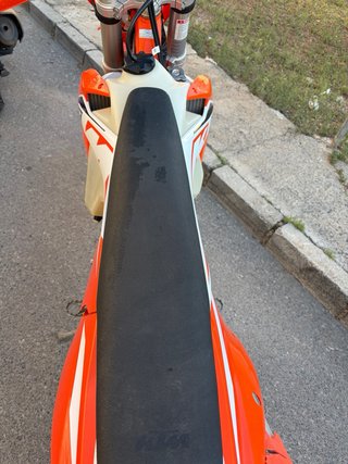 KTM 450 EXC F Naranja/Blanca con 53 horas de uso