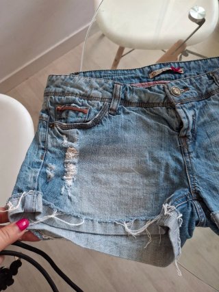 Shorts vaqueros Stradivarius
