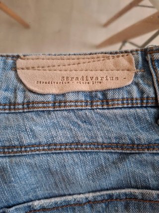 Shorts vaqueros Stradivarius