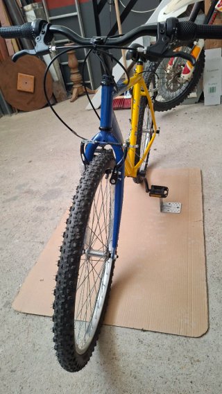 Bicicleta Montaña Amarilla y Azul