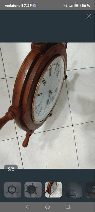 Reloj de madera antiguo