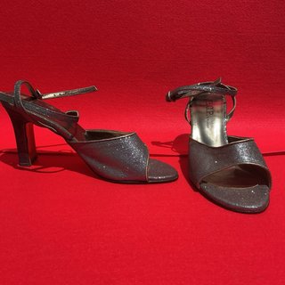 Sandalias de tacón brillantina plateadas vintage