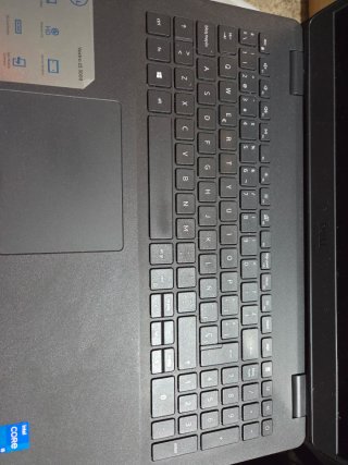 Portátil Dell Vostro 15 3000 15,6 Full HD