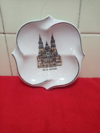Lote Platos y Ceniceros Porcelana Souvenir