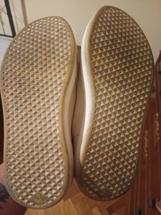 Scarpe da uomo bianche e nere