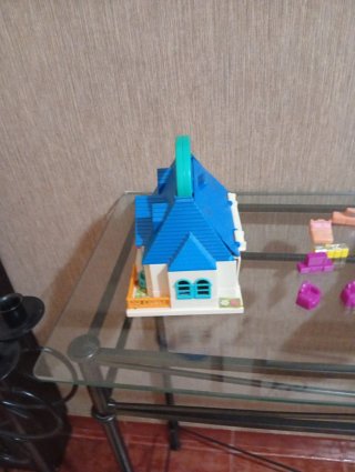 Casa delle bambole pieghevole con accessori
