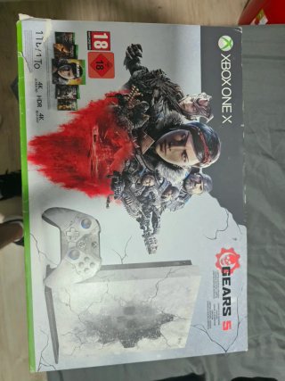 Xbox One X 1TB Grigio/Bianco edizione limitata Gears 5