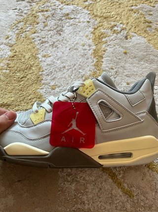 Jordan 4 Beige/Gris