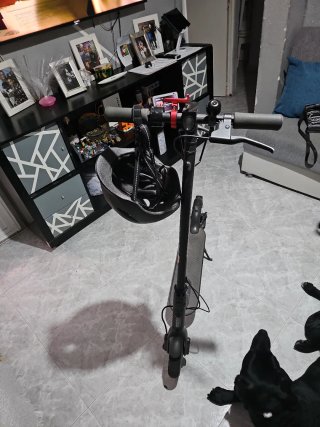 Patinete Eléctrico Xiaomi + Casco Negro