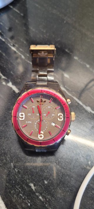 Reloj Adidas Negro y Dorado Chronograph