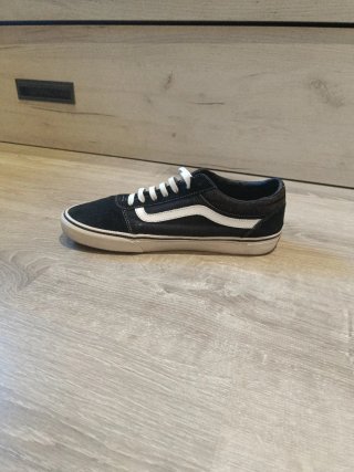 ZAPATILLAS VANS WARD Negras y Blancas - Talla 46