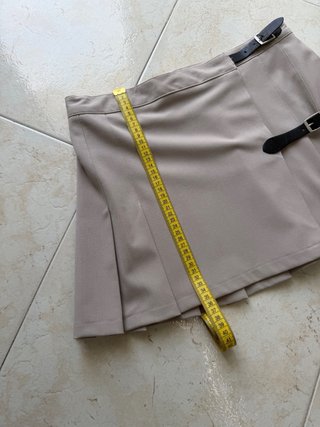 Gonna Pull&Bear a pieghe beige con fibbie Taglia M