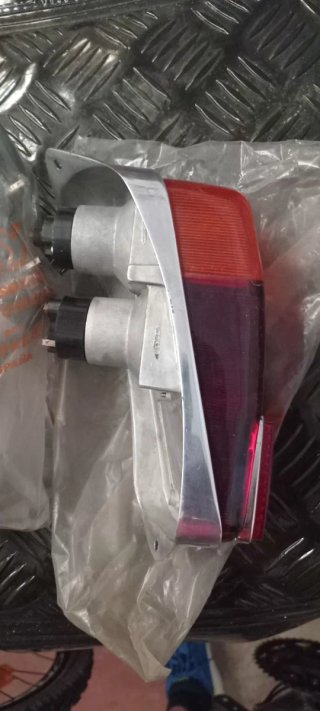 Pilotos Traseros KIMBY Seat 600 (2 unidades)