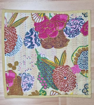 Cojines Kantha Flores Fucsia