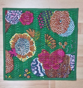 Cojines Kantha Flores Fucsia