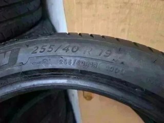 255 40 R19 100Y Michelin - 1 neumático +75%