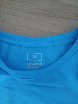 Camiseta básica azul claro