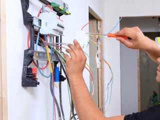 Electricidad y fontanería