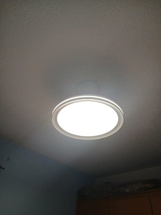 Instalación de aire acondicionado e ventilador
