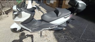 Maxi Scooter SYM Blanca