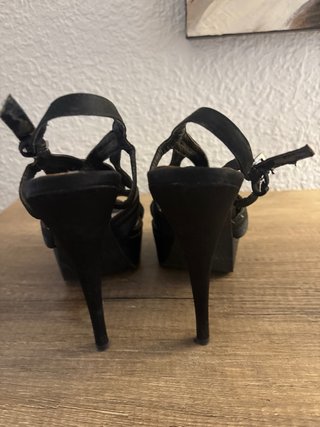 Zapatos de tacón negros Primadonna