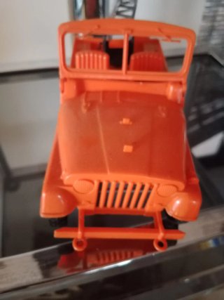 Macchina giocattolo vintage arancione