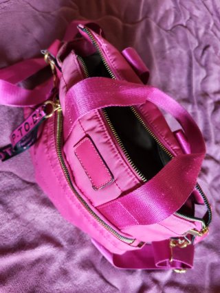 Bolso de mano rojo con bandolera