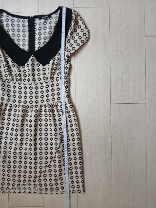Abito Denny Rose vintage geometrico con colletto nero - Taglia XS