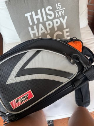 Mochila imantada para moto,
