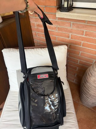 Mochila imantada para moto,