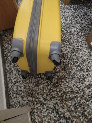 Maleta extragrande Gabol gris y amarilla