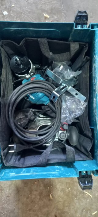 Fresadora Makita RT0702CX2J