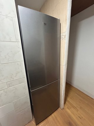 Nevera BEKO 190cm (Sagrada Familia)